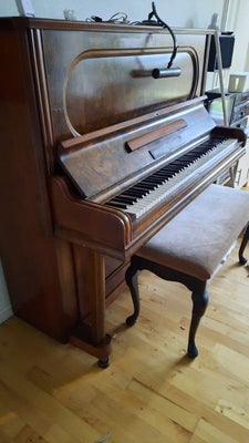 Klaver, andet mærke, Fint klaver, som dog ikke er stemt i mange år. Sælges fra dødsbo. Du skal selv 