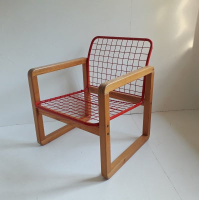 Stol, Lænestol, Armstol, Flot stol - Retro Ikea.
Fyrretræ - rød lakeret metaltråd - original hynde.
