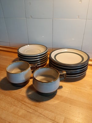 Stentøj, Tema, Bing & Grøndahl, 2 Tekopper (nr. 475)
6 Underkopper til tekop (nr. 475)
6 Sidetallerk