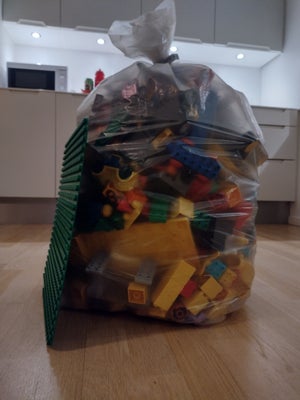 Lego Duplo, Alt muligt, Min datter sælger alt sit Lego Duplo - en stor sæk på 14 kg

Der er meget fo