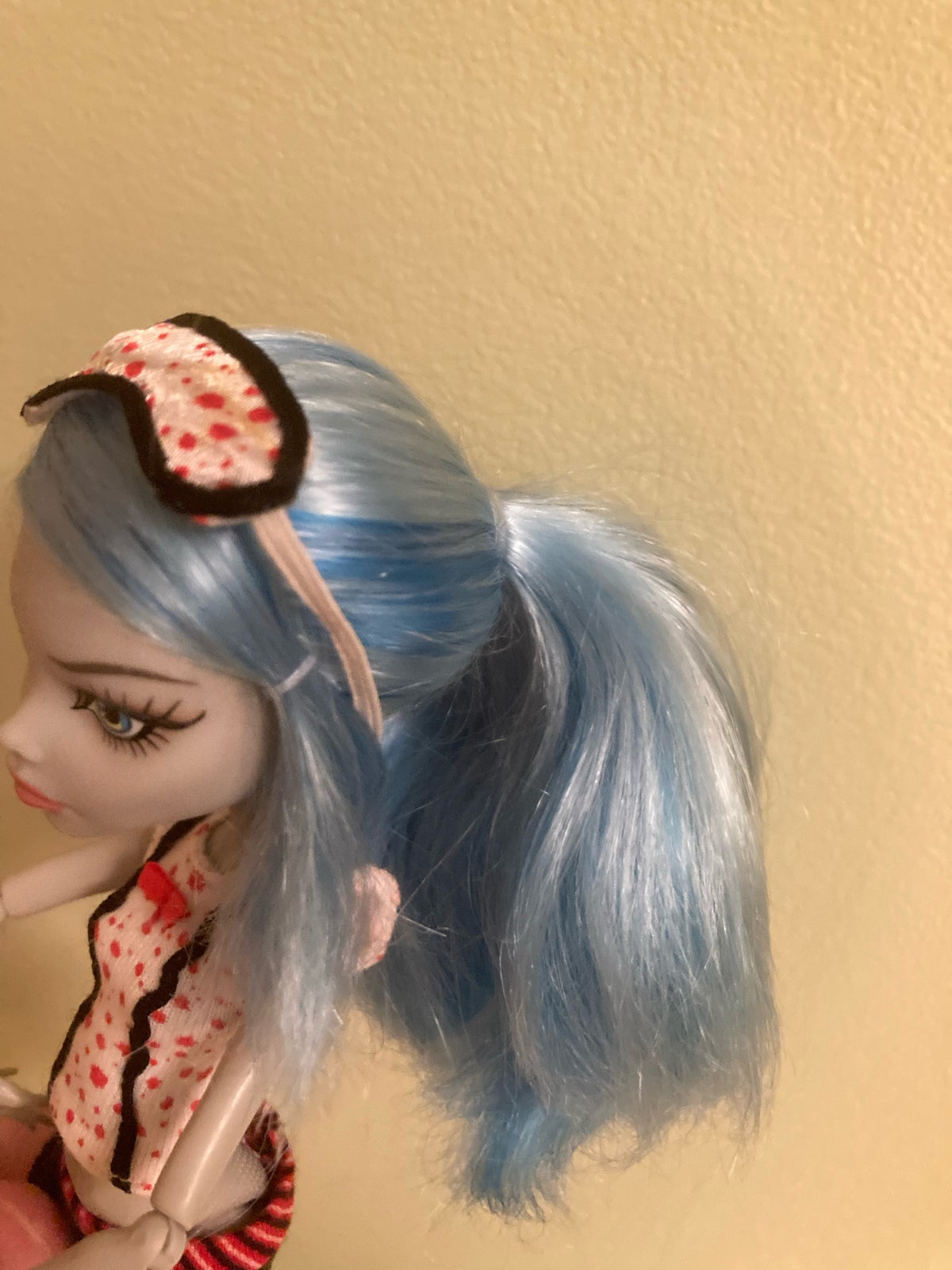 Barbie, Monster High Dead Tired Ghoulia Yelps