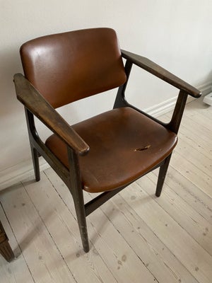 Arne Vodder, Stol, Arne vodder designer stol “ LENE”
Skal have nyt sæde skum/ betræk
