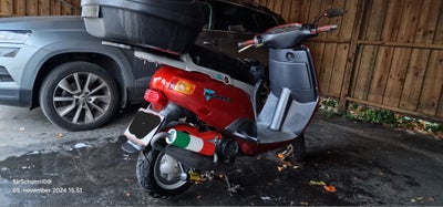 Piaggio Skipper, 1996, 13000 km, Rød, 150cc motorcykel m.afgift, 
Hermed sætter jeg min øjesten til 