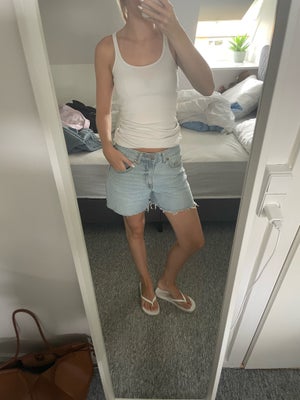 Shorts, ., str. 34,  Næsten som ny, Denim short str 34
Brugt få gange, fejler intet

Kommer fra røgf