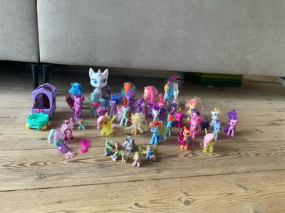 My Little Pony, Samling af 33 blandede my little pony og ponyer
1 Vogn og 2 stk tøj og accessories.
