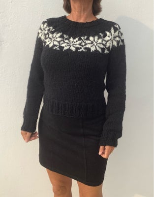 Sweater, FruStrik, str. 38, Sort med hvide stjerner, Islandsk uld, Ubrugt, Nyt design!
Sarah Lund i 