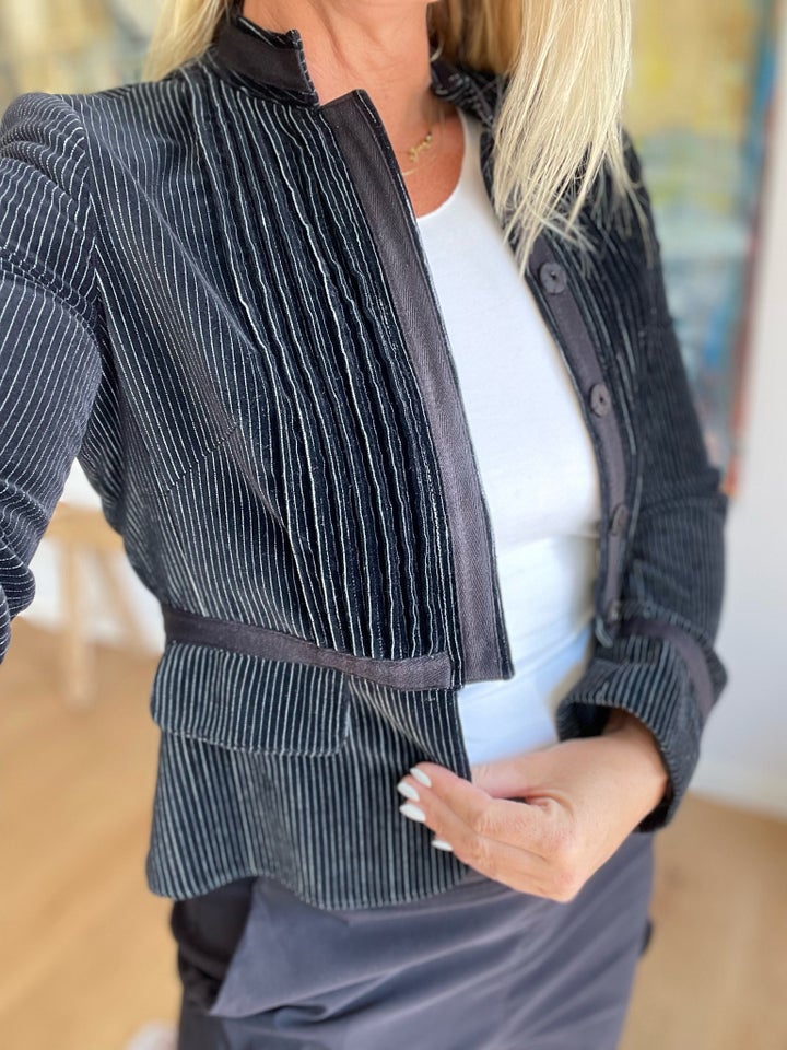 Blazer, str. 36, Day birger et mikkelsen