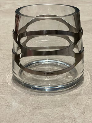 Glas, Stelton Embrace glasvase med stålgitter, Kan også anvendes til lys.
10 cm høj. 
Afhentes i 345