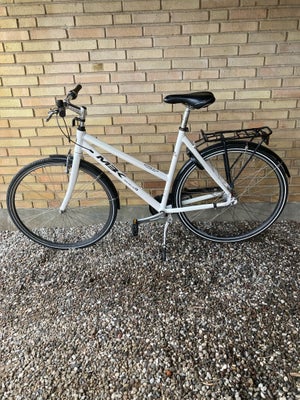 Damecykel,  MBK, 56 cm stel, 7 gear, 28”
7 Gear.
Flot og velholdt kvalitets damecykel, 
cyklen er ge
