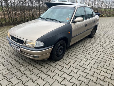 Opel Astra, 1,6 GL, Benzin, 1997, km 223000, træk, ABS, airbag, 4-dørs, centrallås, servostyring, je