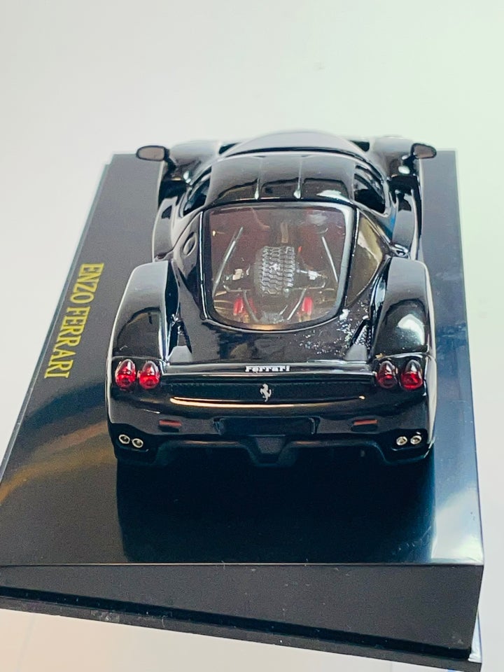 Modelbil, Ixo Enzo Ferrari, skala 1:43