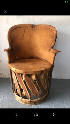Havestole, Meget speciel stol lavet af naturens egne produkter (skind/træ) i Afrika!
Højde 80 cm
Bre