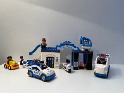 Lego Duplo, Fangerne stikker af fra fængslet i politistationen. En forbryder er kommet i bil og sat 