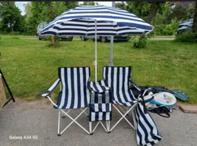 Camping stole bord parasol, Super fint sammensat camping sæt, brugt. 
Stole og bord sidder sammen.
P