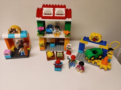 Lego Duplo, 10836, Lille by med grønthandler, bager, mekaniker og lægehus

Super fint og kæmpe sæt

