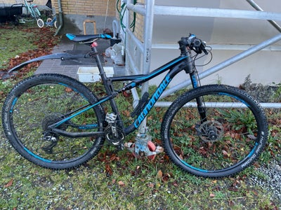 Cannondale, full suspension, 24 gear, Fik den i julegave for et par år siden men da jeg ikke  cykler