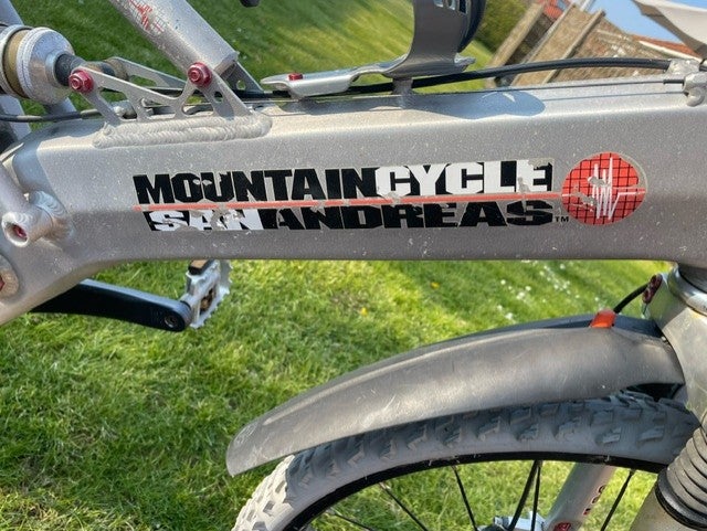 Mountain Cycle Håndbygget Specielt, full suspension, 26