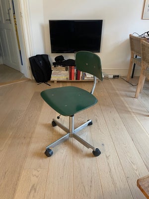 Jørgen Rasmussen, Kevi, Kontorstol, spisebordstol, Mørkegrøn klassisk Kevi kontorstol med 4 hjul, ju