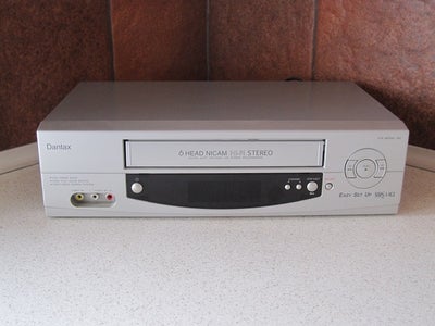 VHS videomaskine, Dantax, VCR 622, Perfekt, 
- ALU-farvet,
- Fin stand !
- 6 head,
- HiFi stereo,
- 