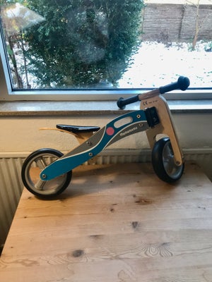 Unisex børnecykel, løbecykel, Mamamemo, Lille indendørs sparkecykel af træ. Mamamemo.
Virker perfekt