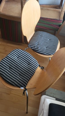 Køkkenstol, 2 stole med hynde.
2 for 50 kr