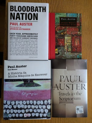 Diverse, Paul Auster, genre: roman, 1. Auggie Wren's Christmas Story - med illustrationer 
2. Travel