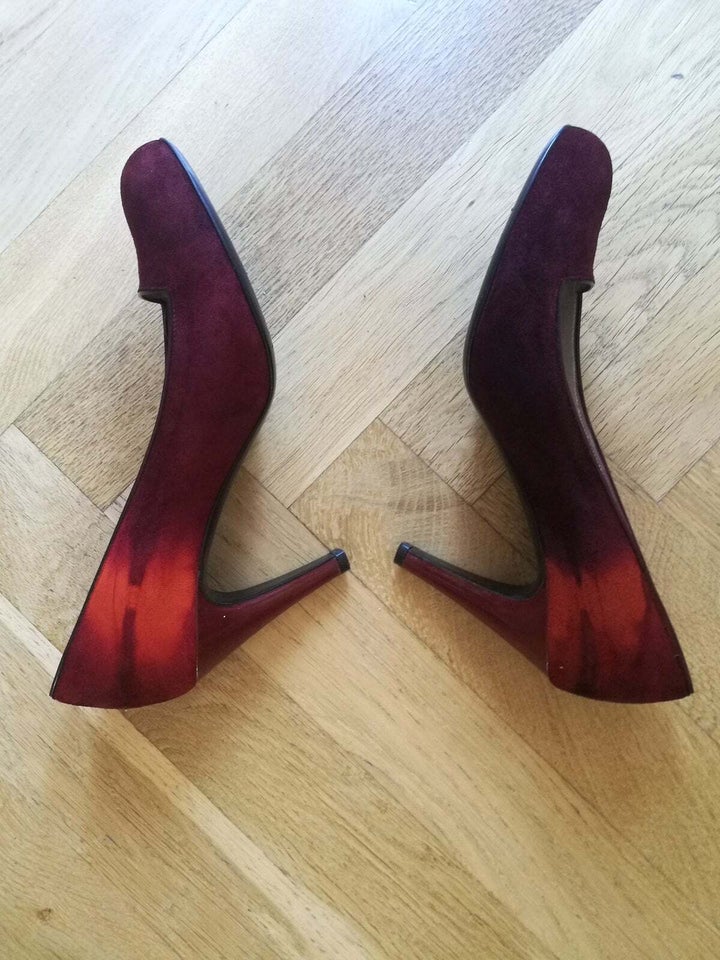 Pumps, str. 40, Salvatore Ferragamo