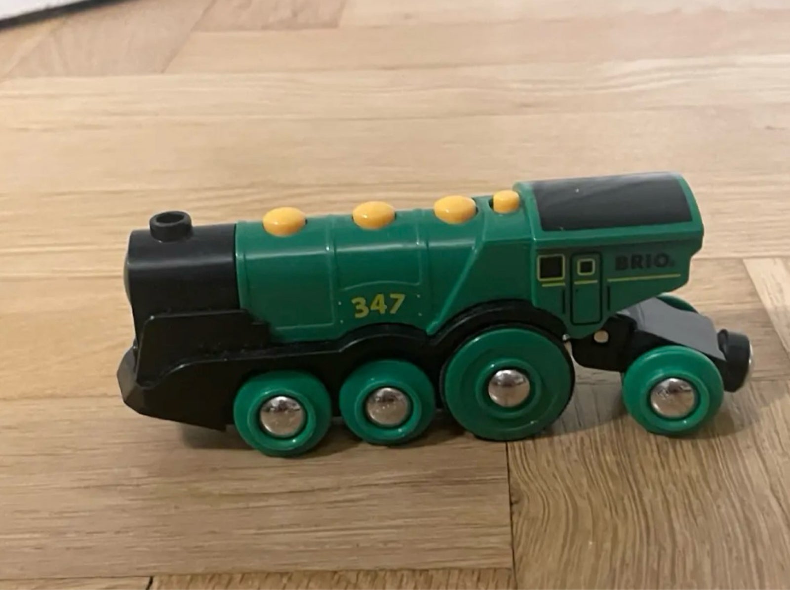 33593 stort grønt batteridrevet lokomotiv