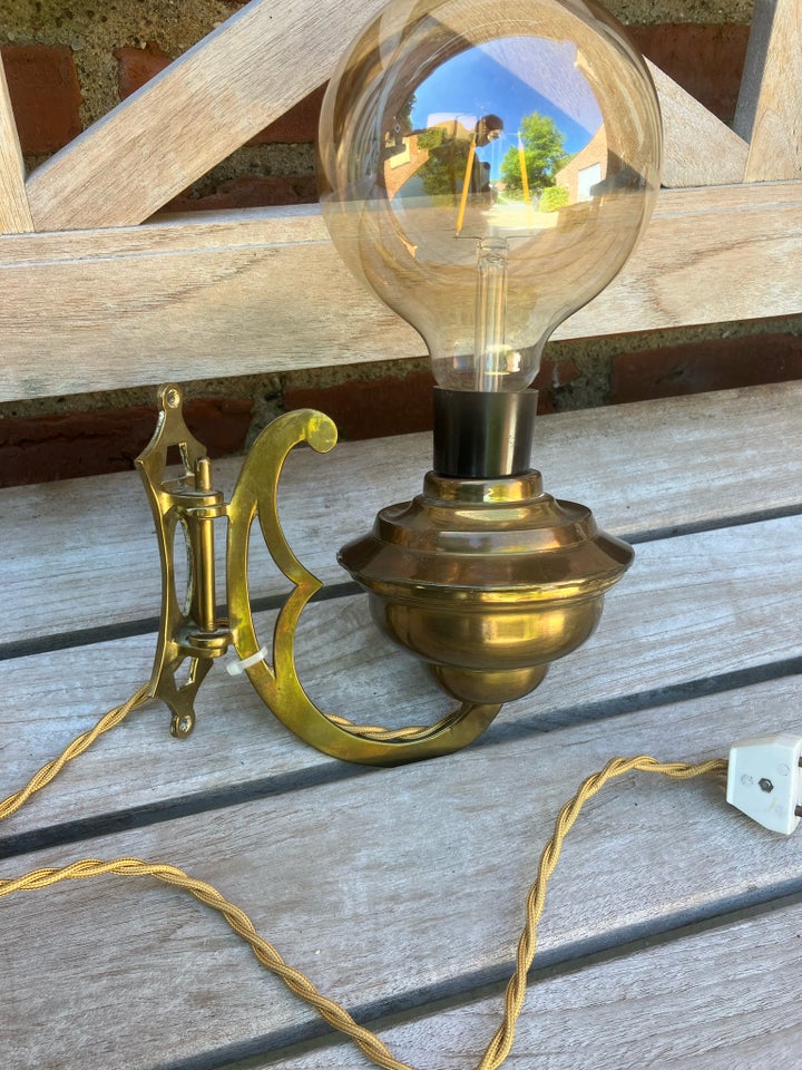 Væglampe, Antik messing