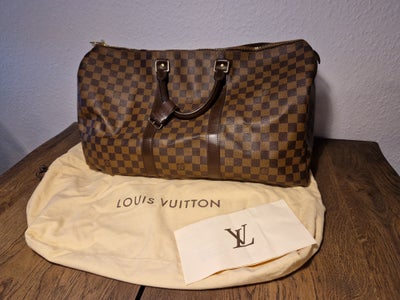 Rejsetaske, Louis Vuitton, b: 50 l: 22 h: 29, Velholdt Louis Vuitton Keepall 50 i damier.

Original 