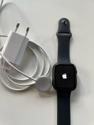 Smartwatch, Apple, Series 5  40mm - ny rem og monteret panserglas

Kan sendes 42.-