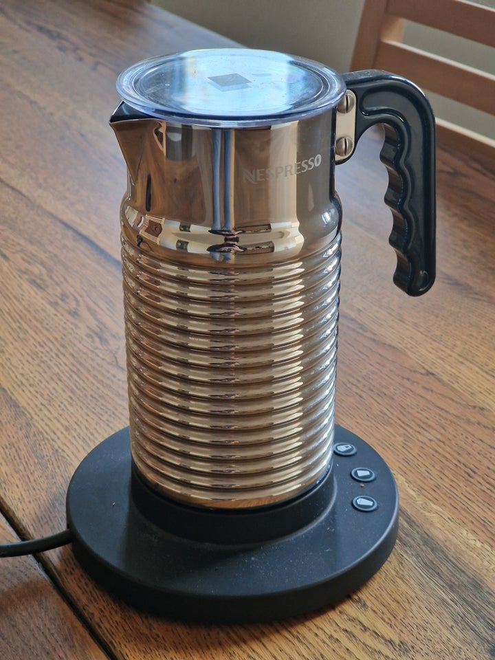 Nespresso Mælkeskummer, Nespresso