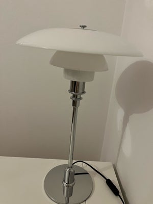 PH, PH 3/2, bordlampe, Flot højglansforkromet PH 3/2 bordlampe med intakte skærme

Pris 4299 kr.

Ny
