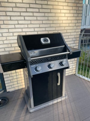 Gasgrill, Napoleon Rogue 425, Napoleon Rogue 425

Including: Gas Container 10kg

Price of a new: 4.3