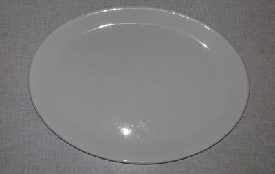 Porcelæn, Tallerken		, Oval tallerken, 30 cm
Mærke: Wood & Sons 
Næsten ubrugt
Pris: 35 kr.

Prisen 