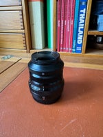 Fixed lens, Fuji, 35mm f2