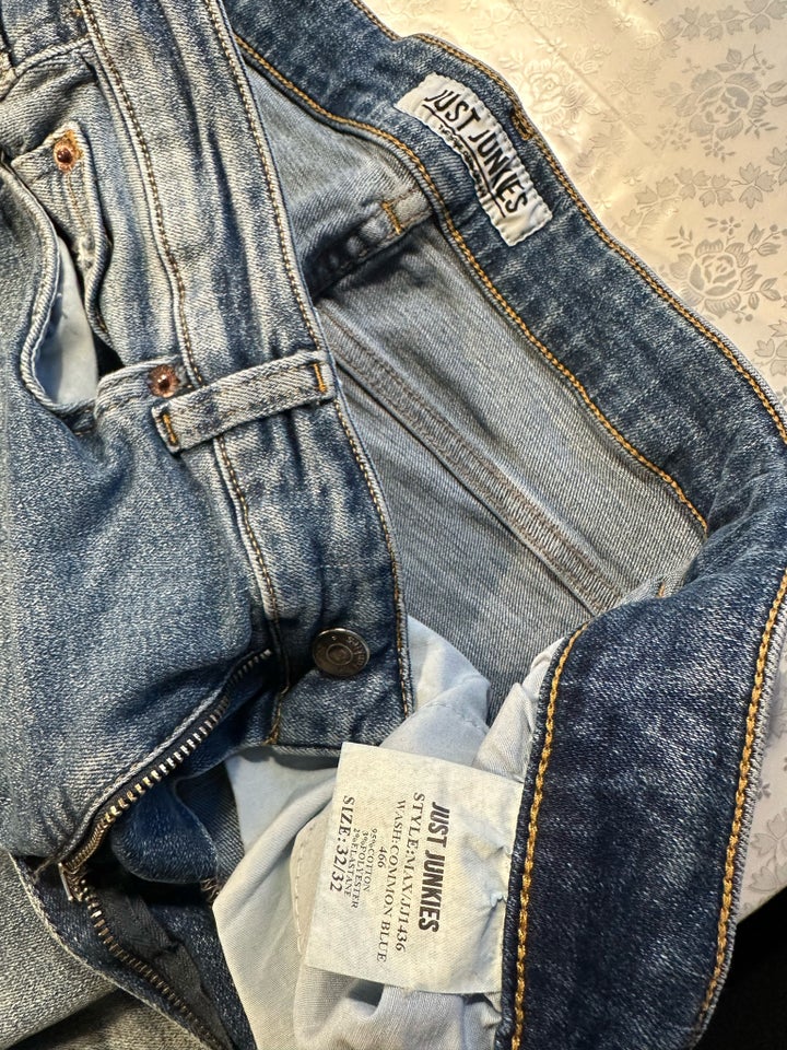 Jeans, Just Junkies, str. 32