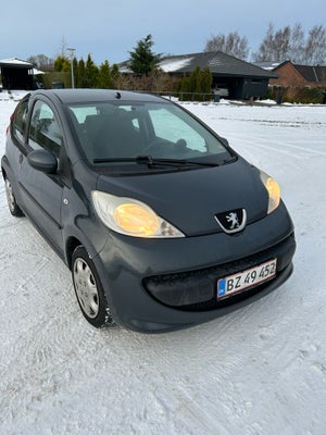 Peugeot 107, 1,0 Trendy, Benzin, 2007, km 276000, gråmetal, 3-dørs, Bagvisker virker ikke. Og lidt s