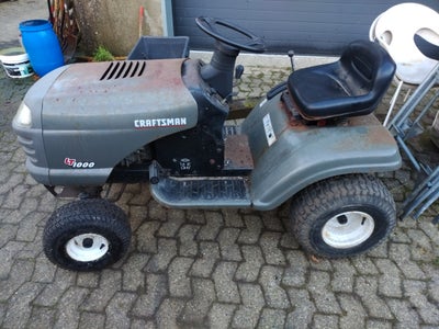 Havetraktor, craftsman, 16 hk, craftsman lt1000 med skærebord. tænker motor trænger til service. har