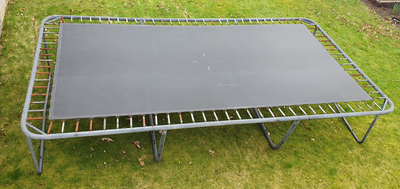Trampolin, Trampolin 518 x 305 ., Brugt men god stor trampolin, kantpude trænger til nye elastik.