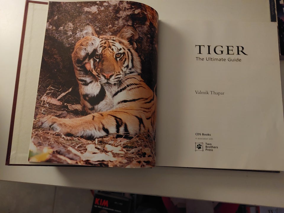 Tiger: The Ultimate Guide, Valmik Thapar, emne: dyr