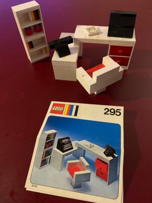 Lego andet, Retro Lego kontormiljø, Retro Lego kontormiljø, model 295. Sættet består af et skrivebor