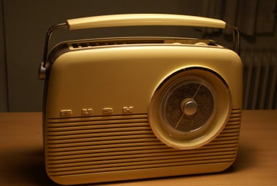 DAB-radio, Bush, Tr82DAB, Rimelig, Sælger denne lækre retro radio fra Australien, den er af mærket B