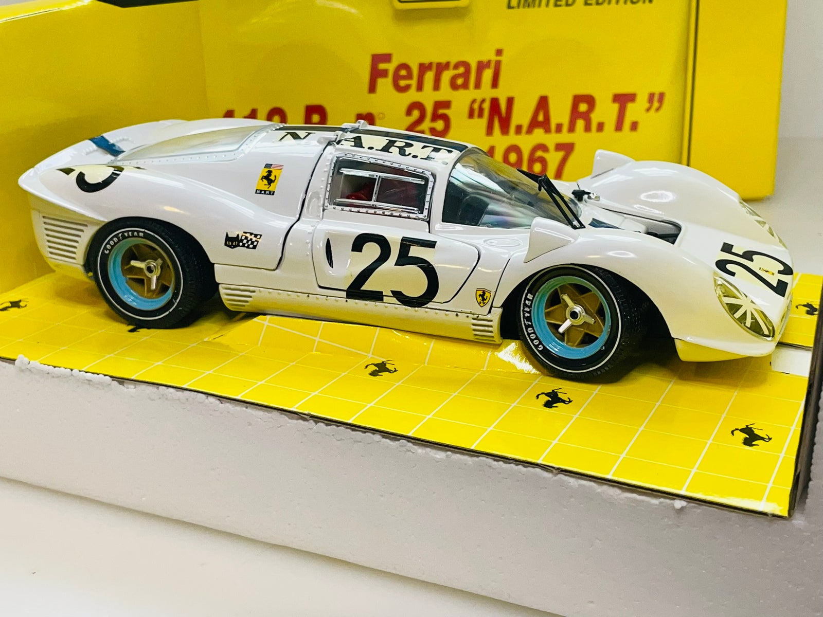 JOUEF Ferrari 412P N.A.R.T LeMans 1/18 - ミニカー