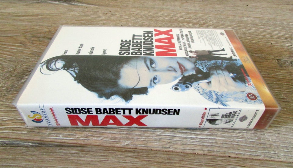 Komedie, MAX (2000)