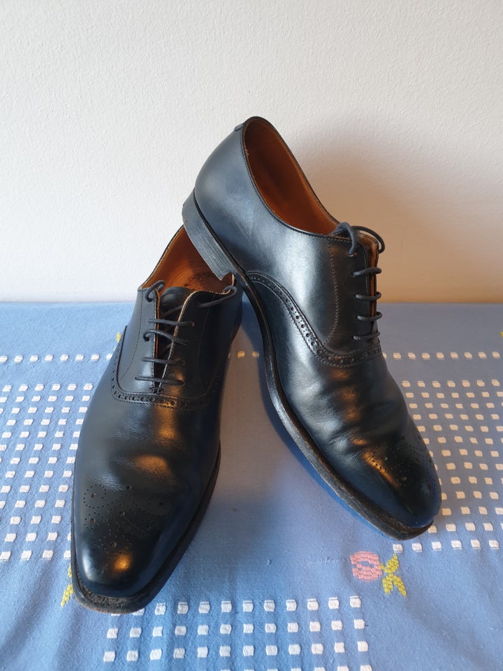 Herresko, Crockett & Jones, str. findes i flere str.