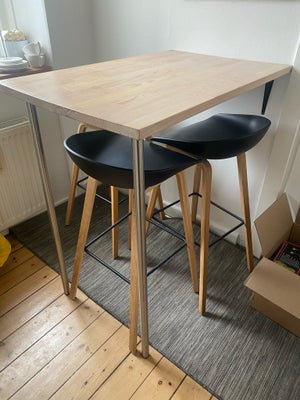 Køkkenbord, Træ, b: 61 l: 94, Højde 102 
Fint højt bord til køkkenet. Fungerer godt med barstole. 
S