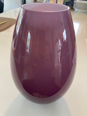 Vase, Vase Cocoon, Holmegaard, Flot lilla farve, højde 26cm, fin stand