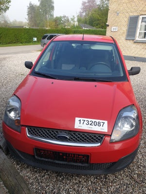 Ford Fiesta, 1,3 Ambiente, Benzin, 2006, km 228000, rød, ABS, airbag, 5-dørs, Fiesta sælges uden pla