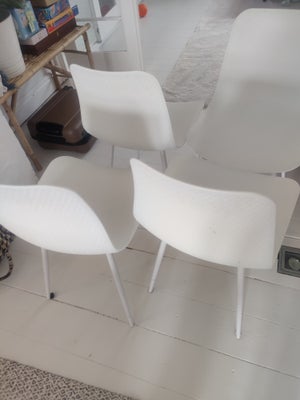 Spisebordsstol, Sælger 4 hvide fine stole i god stand. Nemme at rengøre. Samlet pris for alle 4 stol